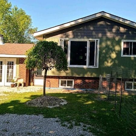 Family Friendly Cottage ☆Walking Distance To Beach Lions Head Exterior photo