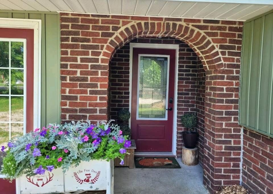 Family Friendly Cottage ☆Walking Distance To Beach Lions Head Exterior photo