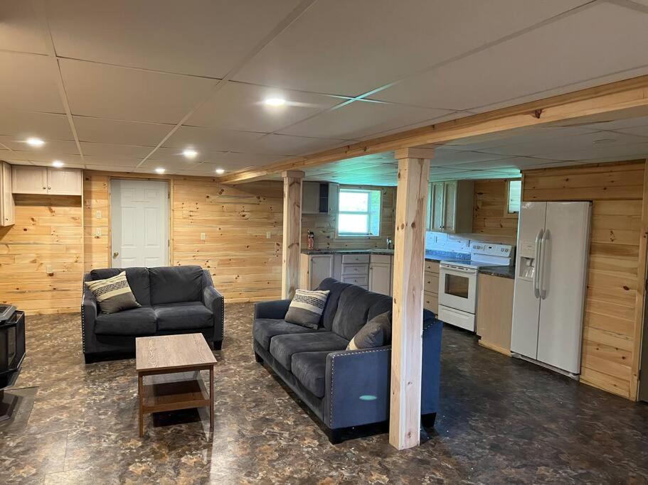 Family Friendly Cottage ☆Walking Distance To Beach Lions Head Exterior photo