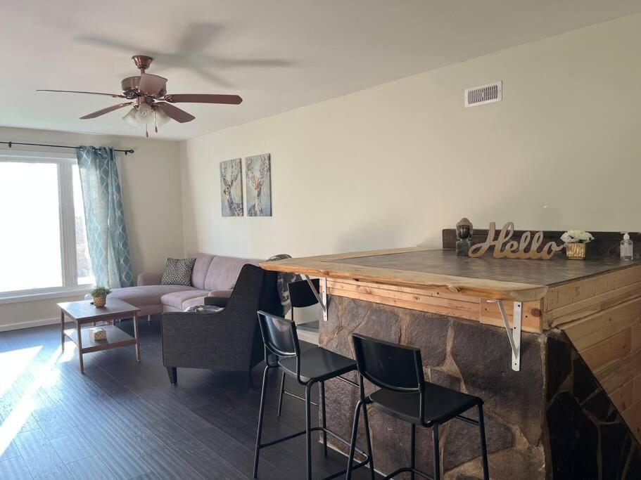 Family Friendly Cottage ☆Walking Distance To Beach Lions Head Exterior photo