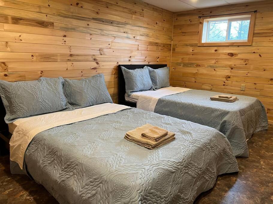 Family Friendly Cottage ☆Walking Distance To Beach Lions Head Exterior photo