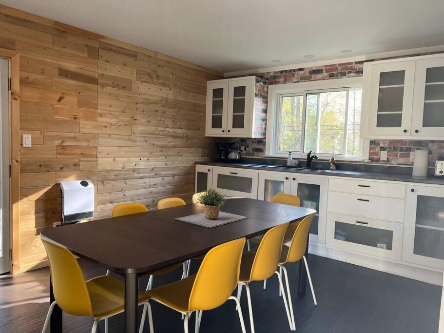 Family Friendly Cottage ☆Walking Distance To Beach Lions Head Exterior photo